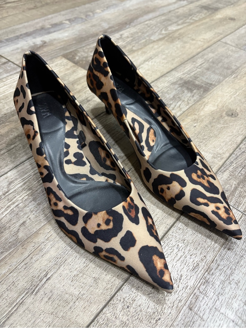 Zara leopard print pointed toe heels